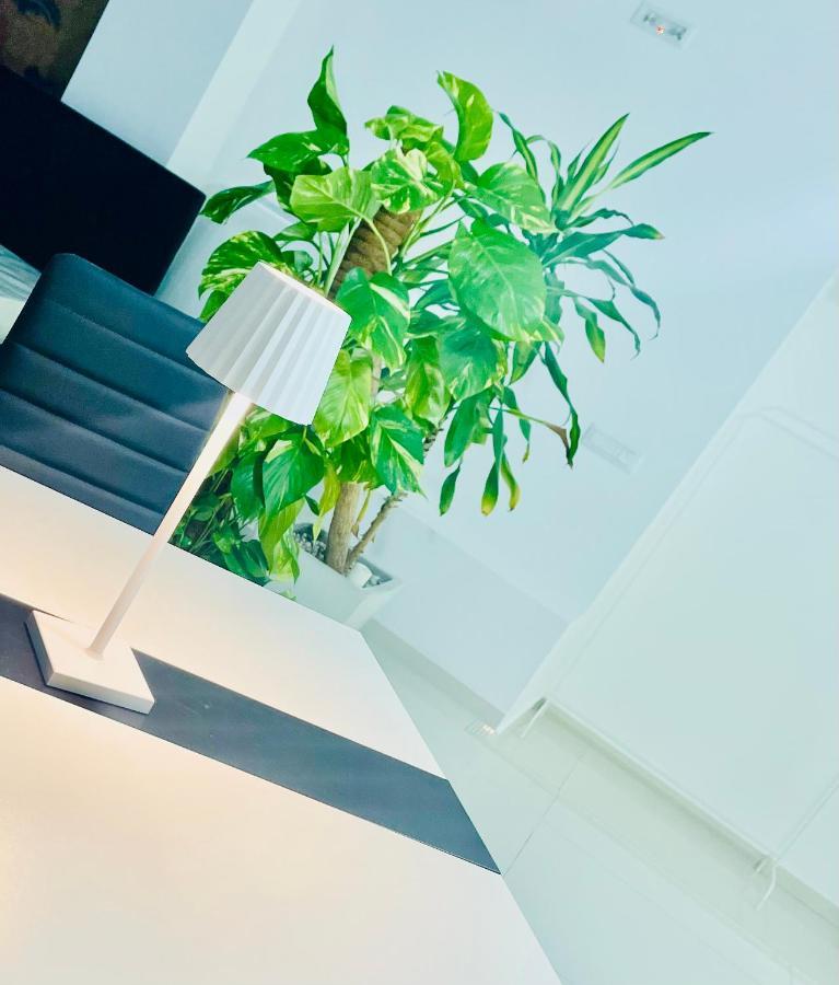 Loft Terracina Villa Luaran gambar